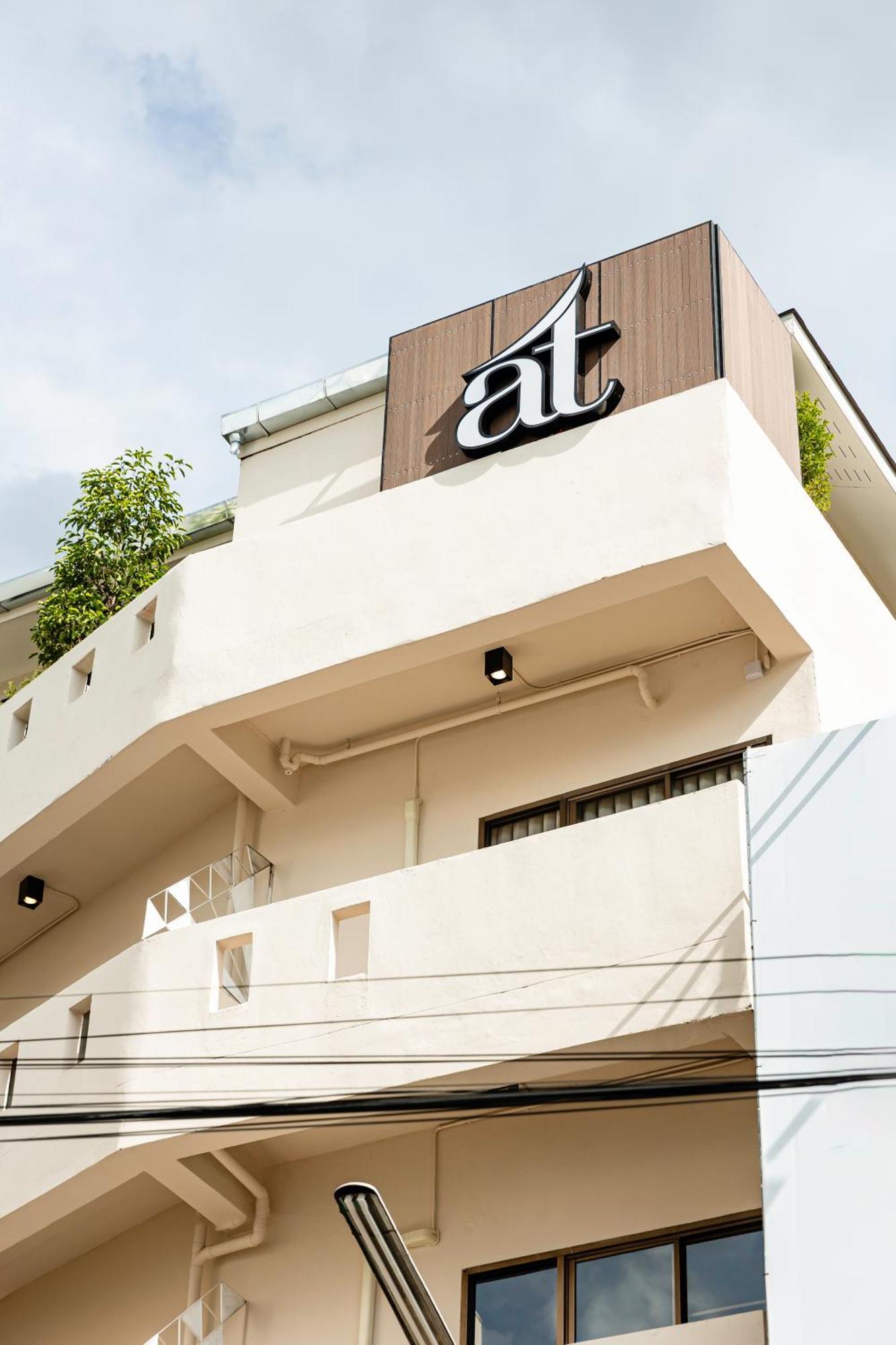 At Thaphae Hostel Chiang Mai Zewnętrze zdjęcie